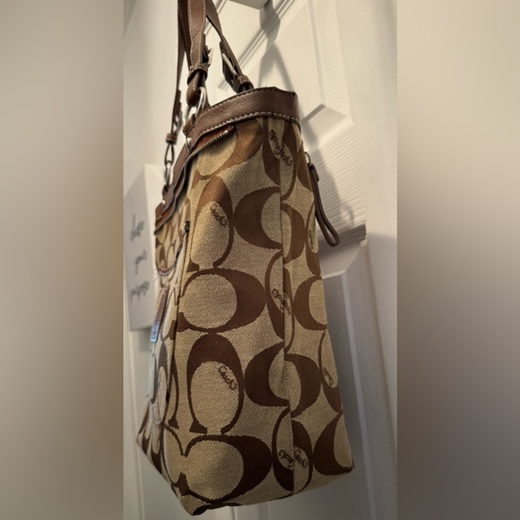 Coach Signature Brown and Tan Reversible Shoulder Bag - Picture 4 of 15